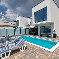 Vakantiehuis VILLAS DE SHERY 1 / HR-09045-01