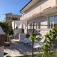 Appartement Erdgeschosswohnung mit Terrasse für sechs Perso