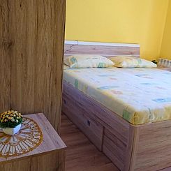Appartement in Kampor mit Privatparkplatz