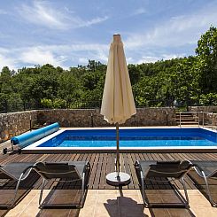 Vakantiehuis Geräumiges Ferienhaus in Brseč mit Privatem P