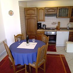 Appartement Apartment mit 1 Schlafzimmer und Balkon für 2 P