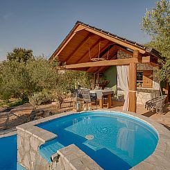 Vakantiehuis Haus mit Pool, 50 Meter vom Meer entfernt