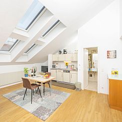 Appartement <B>Helles Ferienstudio im Dachgeschoss für Pär