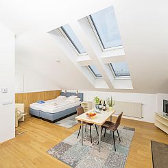 Appartement <B>Helles Ferienstudio im Dachgeschoss für Pär