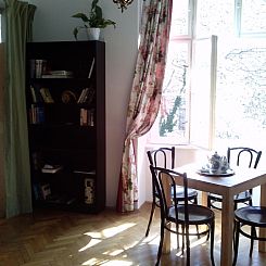 Appartement Wohnung in Hernals mit Garten- und Strassenblick