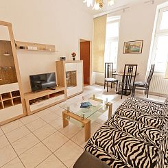 Appartement Wohnung in Fünfhaus mit Garten