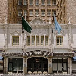 Club Quarters Hotel in Houston