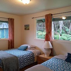 Aloha Crater Lodge and Lava Tube Tours