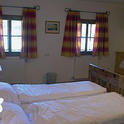 Appartement Große Wohnung im ersten Stock, mit großem Gart