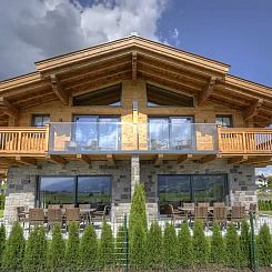 Deer and Dear Luxury Chalet, App. A