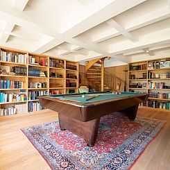 Vakantiehuis Villa Rosetree with sauna and pool table