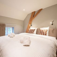 Vakantiehuis Huyze Ter Bercken with swimming pond