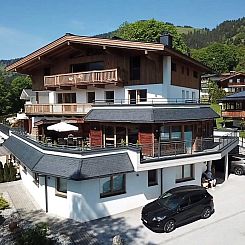 Appartement Luxuriöse Ferienwohnung mit Terrasse