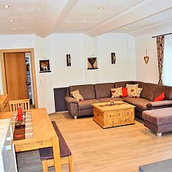 Appartement Luxuswohnung im Tiroler Almstil