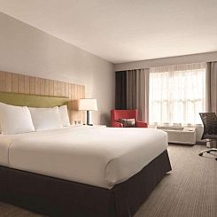 Country Inn & Suites by Radisson, Germantown, WI