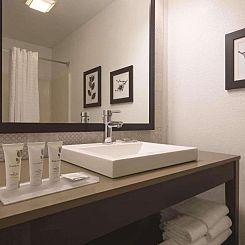 Country Inn & Suites by Radisson, Germantown, WI