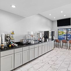 Super 8 by Wyndham San Bruno /SF Intl Arpt West