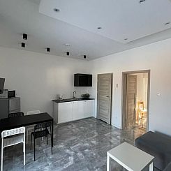 Appartement Adama mit Garten und Pool