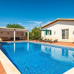 Vrijstaande woning in Estói
