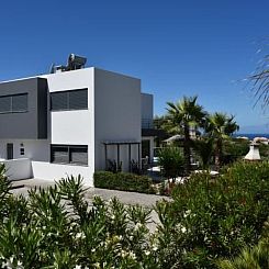 Vakantiehuis Moderne Villa mit privatem Pool und Meerblick