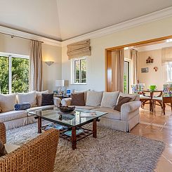 Appartement Elegante Ferienwohnung mit Gemeinschaftspool und