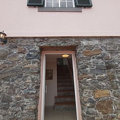Vakantiehuis Cottage aus Stein mit Blick auf das Wasser