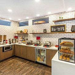 Best Western Plus Cotton Tree Inn