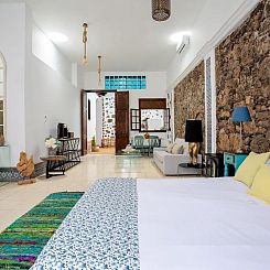 El Charco Suites