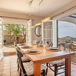 VILLA LAURA