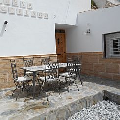 Vakantiehuis mit Garten und gemeinsamem Pool