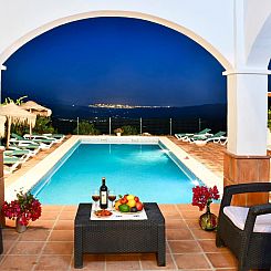 Vakantiehuis Villa Botin, beheizter Pool, AC, Meerblick