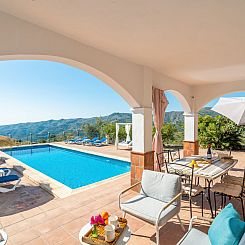 Vakantiehuis Villa Botin, beheizter Pool, AC, Meerblick