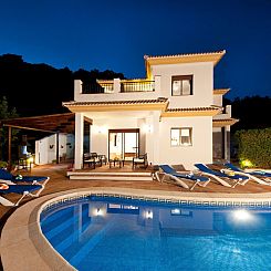 Vakantiehuis Villa Torcal 3, beheizter Pool, Wifi, Grill.
