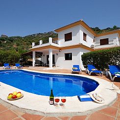 Vakantiehuis Villa Torcal 3, beheizter Pool, Wifi, Grill.