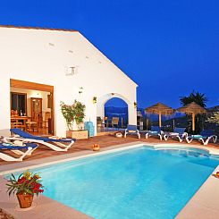 Vakantiehuis Villa Roble, Pers, Beheizter Pool, Petfriendly