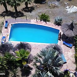 Privé bungalow met jacuzzi op park.