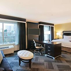 Hampton Inn & Suites Bellevue Downtown/Seattle