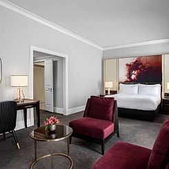 Waldorf Astoria Chicago