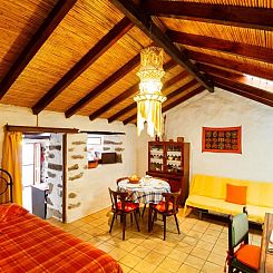 Vakantiehuis in El Risco mit Garten, Terrasse und Grill