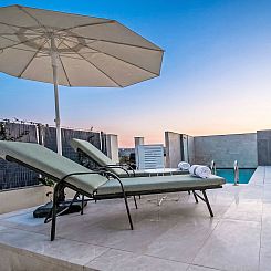 Vakantiehuis Luxuriöse Villa mit privatem Pool und Bergblic