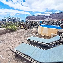 Vakantiehuis Haus mit Schwimmbad-Whirlpool in ruhiger Umgebu