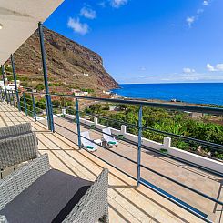 Vakantiehuis Zweitstöckiges Ferienvilla mit Terrassen, Pool