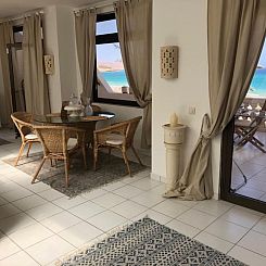 Vakantiehuis Eine romantische Villa direkt am Strand Sotaven