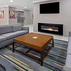 Holiday Inn Chicago/Oak Brook, an IHG Hotel