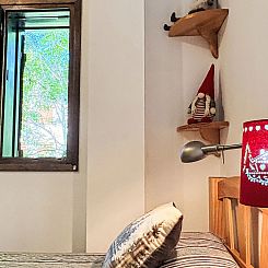 Appartement Geräumige Wohnung mit Garten und Schwimmbad Her