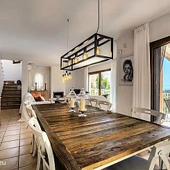 Villa met zwembad en super zeezicht