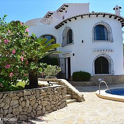 Villa Ayala met privé zwembad