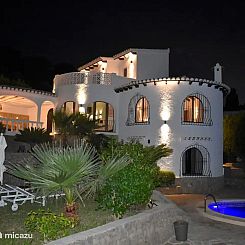 Villa Ayala met privé zwembad