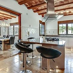Luxe villa finca-stijl zwembad met zeezicht