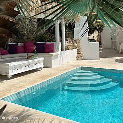 Ibiza styl villa + uitzicht op zee